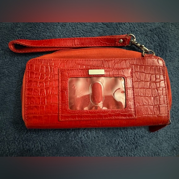 WalletBe full size water w/ zipper, exterior ID and tons of of CC slots - Picture 1 of 5
